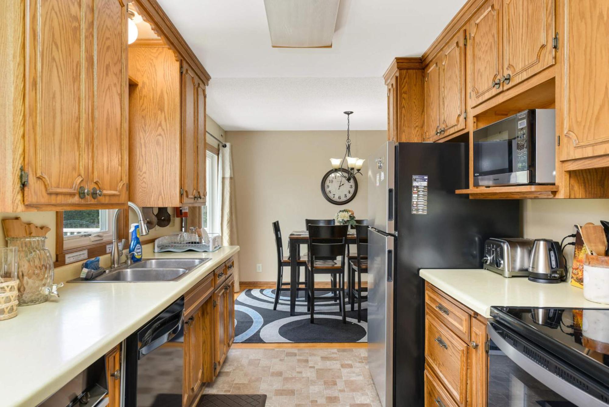 Cottage Grove Haven, Spacious 4-Bed, 3 Baths Retreat Εξωτερικό φωτογραφία