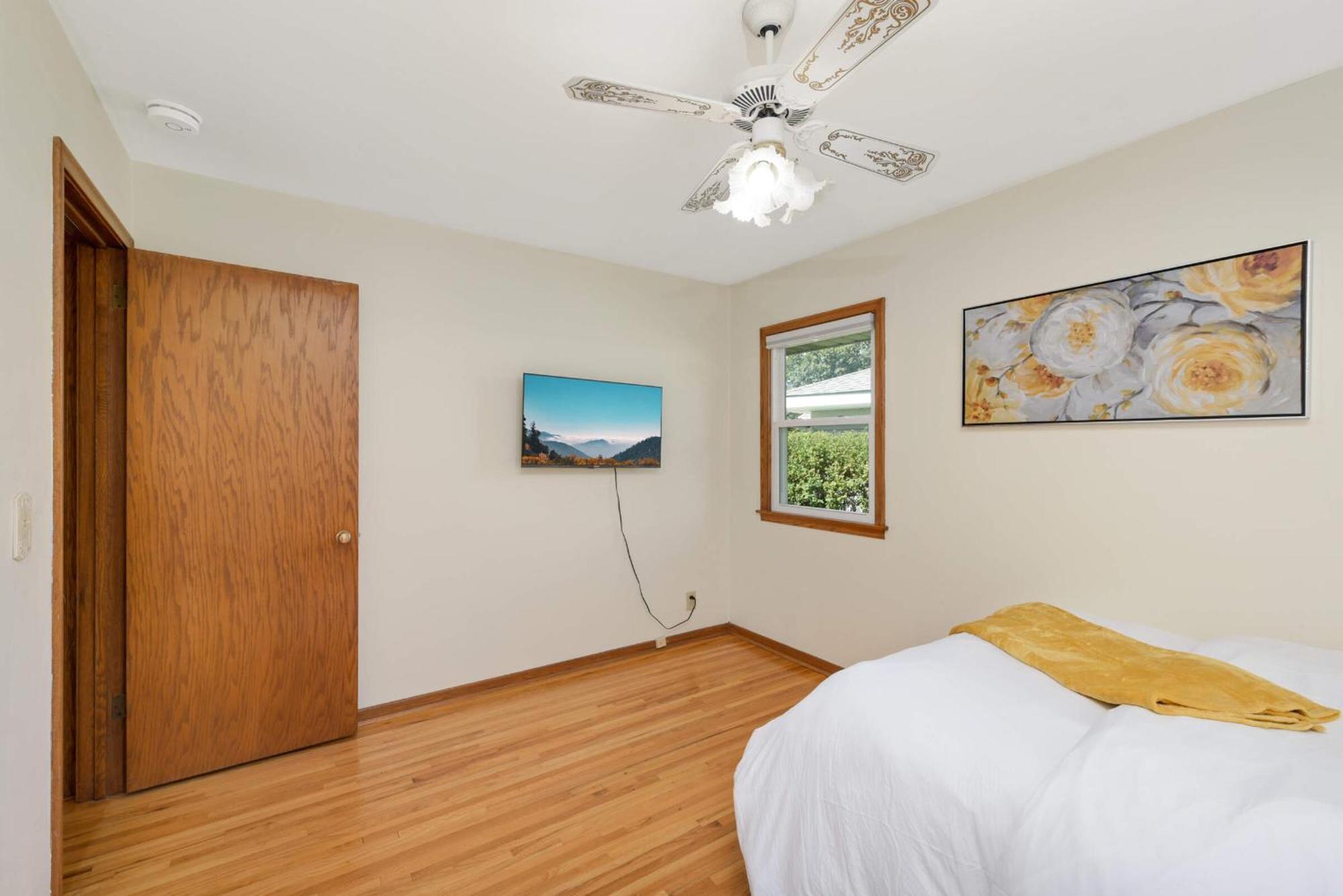 Cottage Grove Haven, Spacious 4-Bed, 3 Baths Retreat Εξωτερικό φωτογραφία
