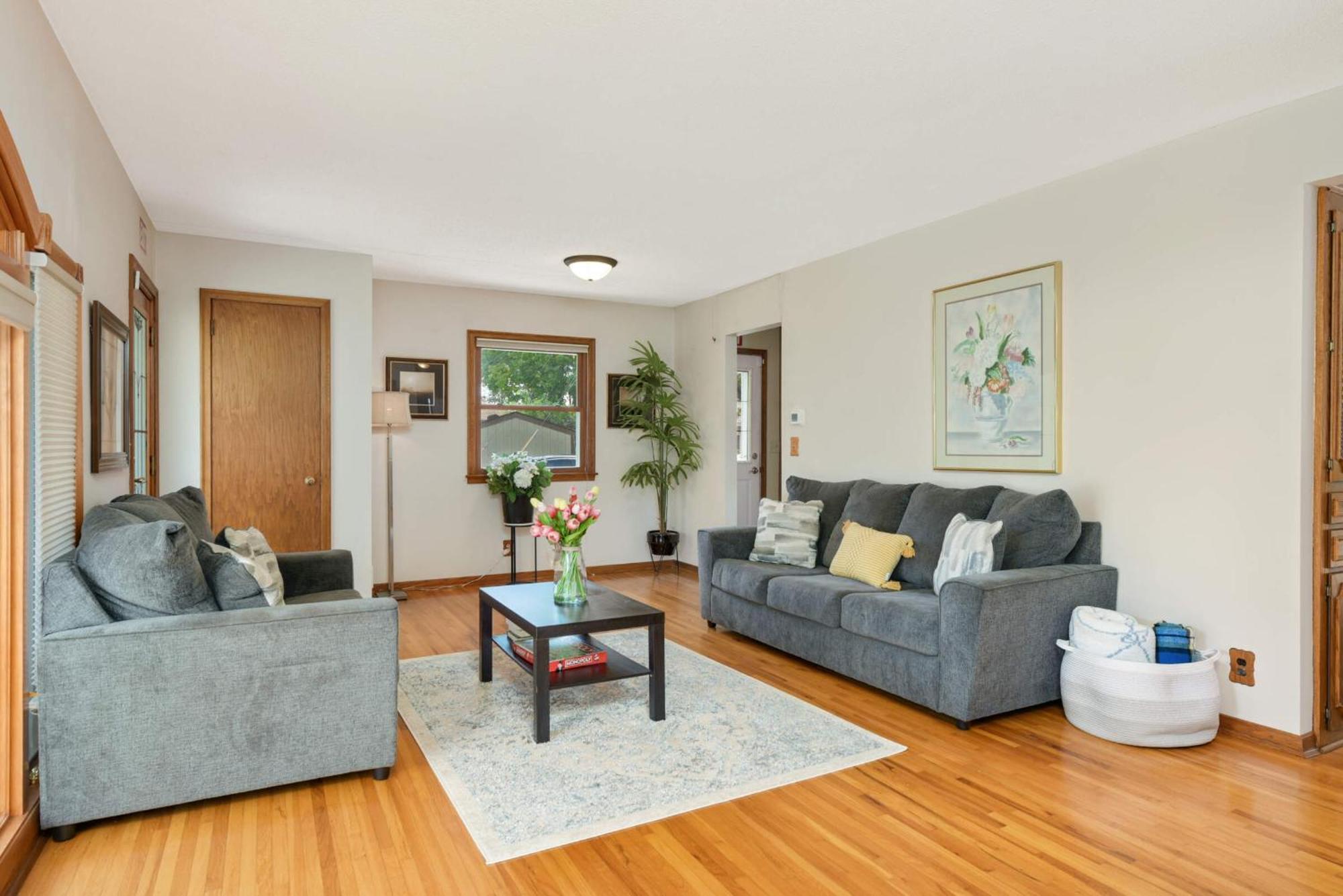 Cottage Grove Haven, Spacious 4-Bed, 3 Baths Retreat Εξωτερικό φωτογραφία
